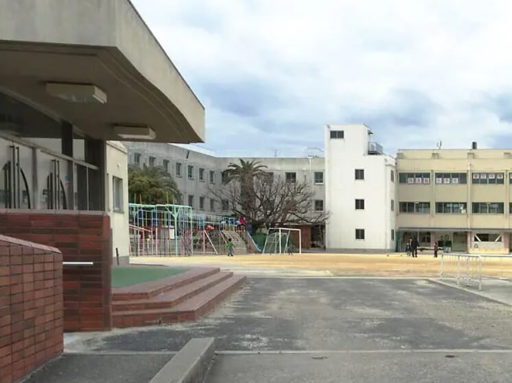 旧西淡路小学校体育館